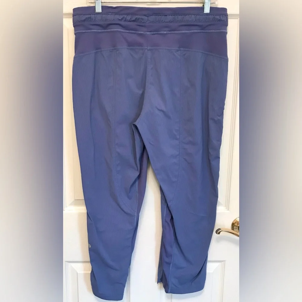 Lululemon Dance Studio MR Crop Pitch Blue